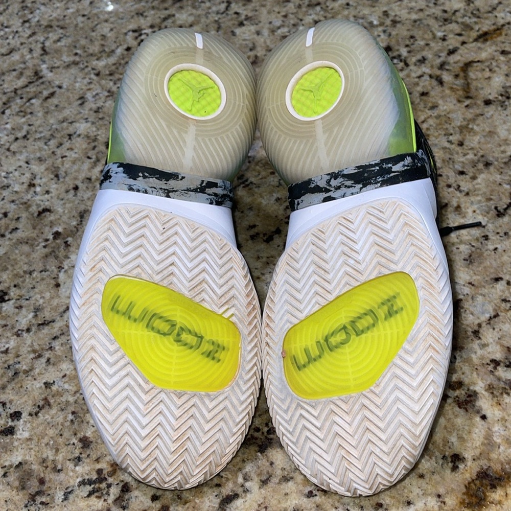 Jordan React Elevation Black Volt - image 5